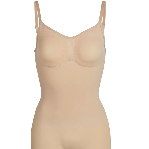 SCULPTING BODYSUIT MID THIGH W. OPEN GUSSET - Picture 1 of 4